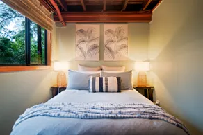 Treetops Sanctuary - Luxury Treehouse pole home - Image 5