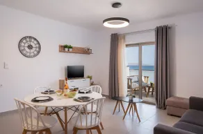 INDIGO BLUE Seaside Deluxe Apartments - Image 4