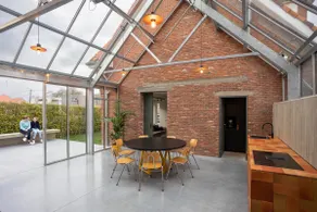 Vacation home with stylish conservatory, garden & charging station - Image 2