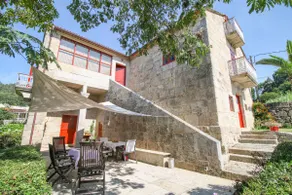 Family villa with garden and private pool. - Image 4