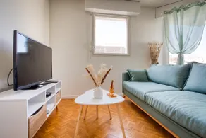 Bright Apartment – close to Versailles and Paris - Image 4