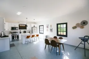 3BR Bungalow on 17th: Spacious Patio + Fire Pit - Image 4