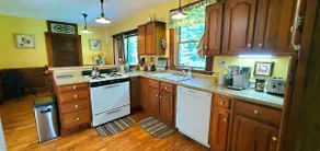 Entire Rustic Farmhouse minutes from Jay Peak - Image 2