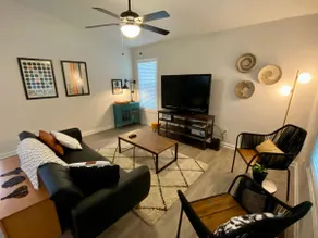 Convenient, Relaxing, Cozy 3BR/2BA bungalow - Image 5