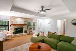 3BR w/Guesthouse| Starlink | 15 min to Snow's BBQ - Image 2