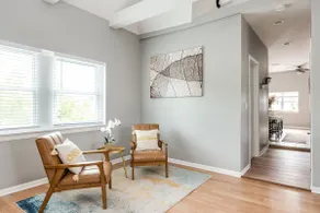 Enjoy the Chicago | Modern 2 Bedroom Apartment - Image 5