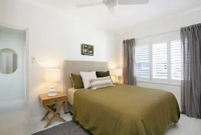 Avalon Beachside Apartment Pool Beach Access - Image 3