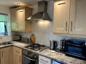 The Aldridge 2 Bedroom Apartment with FREE Parking - Image 4