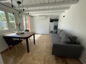 Refurbished farmhouse, 10 minutes from Uzès, Pont du Gard - Image 2