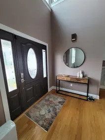Peaceful and bright 4 bedroom getaway house-5 min from the beach! - Image 3
