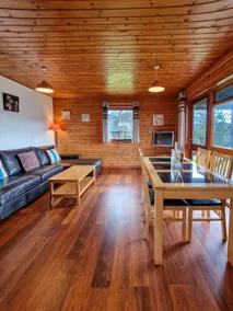 Ta Mill Cottages & Lodges - Meadowview Chalet 1 - Image 3