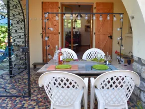 Nice little place on the edge of the village with a pool. - Image 4