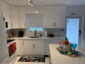 SuperCute Home Heated Pool Close to Beaches - Image 2