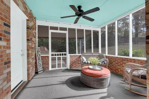 Charming 3 bdrm w/ GAME ROOM & King Sized Bed - Image 3