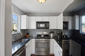 Pet Friendly 4BR | 10 Min to Randolph AFB - Image 4
