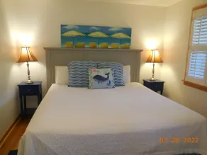 CV2A- Bright 1st floor condo unit w/shared pool! - Image 2