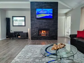 4BD solarPower Modern Retreat-EV Charger+Game Room - Image 5
