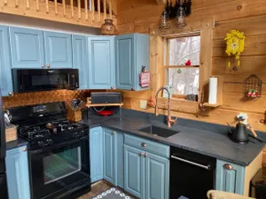 Trending Getaway•Hot Tub•Pool•Game Room•Mt Snow - Image 5