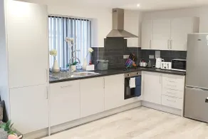 Daisy Lodge - Spacious Two Bed - Parking, Netflix - Image 4