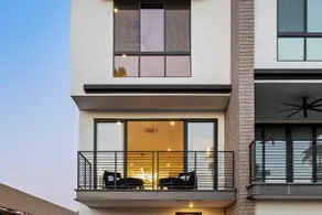 RockStar Townhome w/Roof Deck Resort Pool Access - Image 4