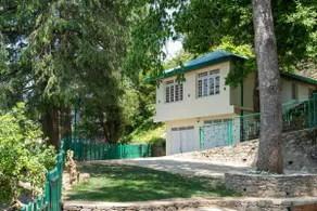 Ivory 2BR NauNabh Cottage Near Mall Rd | StayVista - Image 4