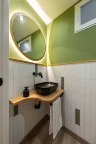 Lovely loft with an island bathtub - Image 4