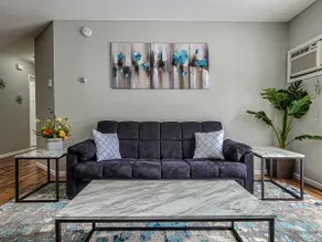 2 bedroom Hide-a-way with Balcony- minutes from Lake George - Image 3
