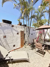 2 BDR House w/Patio, Kitchen & Pool 1block f/Beach - Image 3