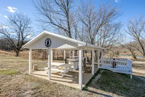 Private gated escape.3 bedroom home on the river. - Image 2