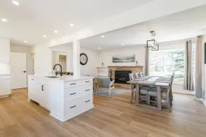 Luxurious Peaceful 4 BR w/Hot Tub & Vineyard View - Image 5