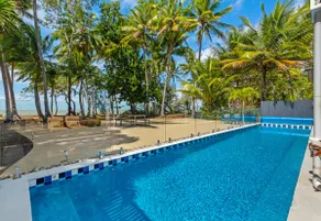 Tenterfield Beachfront Luxury 4 Bedroom Holiday Home - Image 3