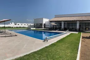 Equipped house with terrace, pool, invoice - Image 4