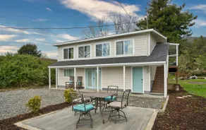 Riverfront Cottage with Hot Tub 1/4 mi from Beach - Image 3