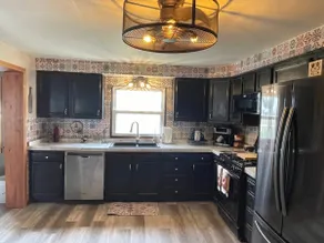 Limestone Corner Bungalow - Image 4