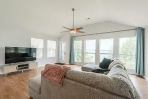 Waterfront home on Lake Livingston - Image 3