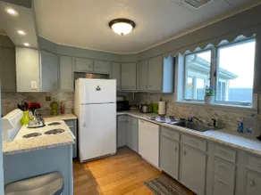 Gorgeous View of Seneca Lake! - Image 4