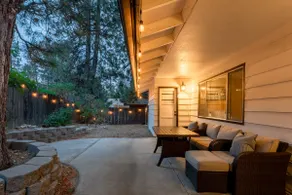 Walk To The Village! Fully Fenced and Spacious! - Image 5