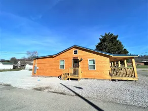 Cozy Rocky Top Lodge - Image 3