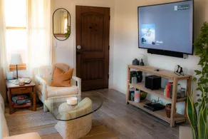 Central Luxury Home - Image 3