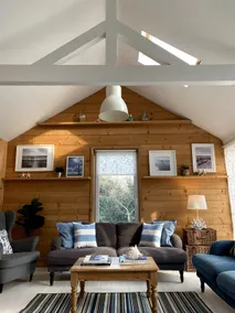 Stunning, Spacious and Bright Beach Cottage - Image 3