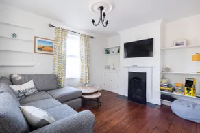 Modern 3 Bedroom Cottage, Emsworth Village - Image 2