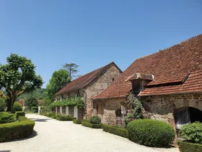 Beautiful cottage overlooking the vineyards - Image 3