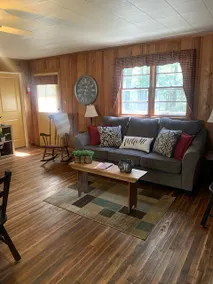 Lil Cabin in the Valley/no pets - Image 5
