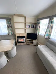 Fabulous two bed home minutes from the beach - Image 4