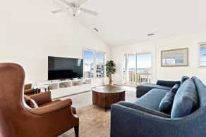 Amazing Views & Steps to the Beach - Image 2