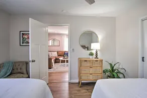 Freshly Updated! Relaxing King Suite River & Lakes - Image 4