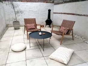 Unique city centre house with log burner & courtyard - Image 3