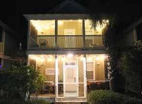 2 mins to beach, Poolside + Hot Tub, Fully Stocked - Image 5