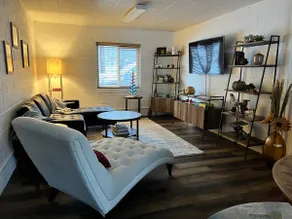 Private Guest Suite w/ Hot Tub on I-5 @ Mt Shasta! - Image 2