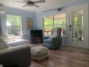 Cheerful cottage on the water w/ large deck & dock - Image 2